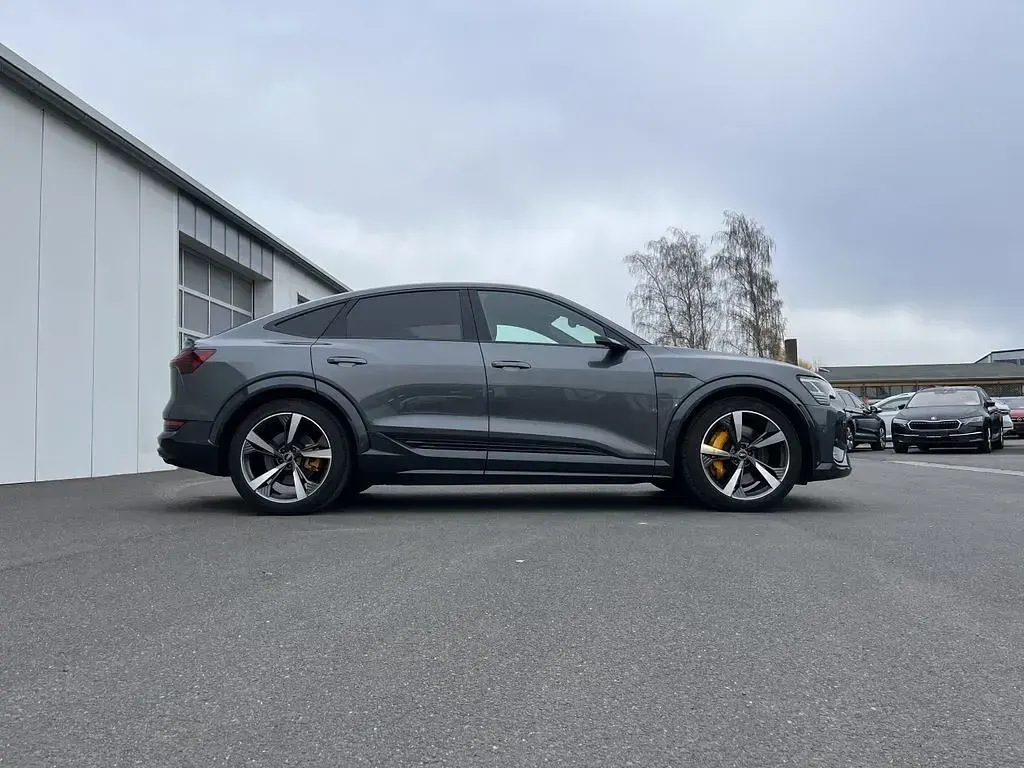 Gebraucht Audi e-tron Sport 369 kW (503 PS) 2022 Grau SUV