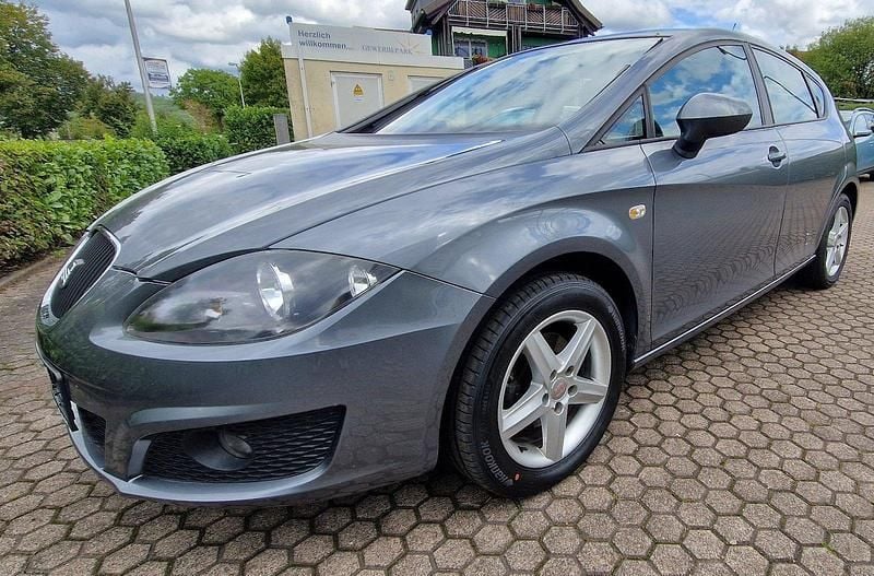 Gebraucht Seat Leon 105 PS (77 kW) 2012 Grau Limousine