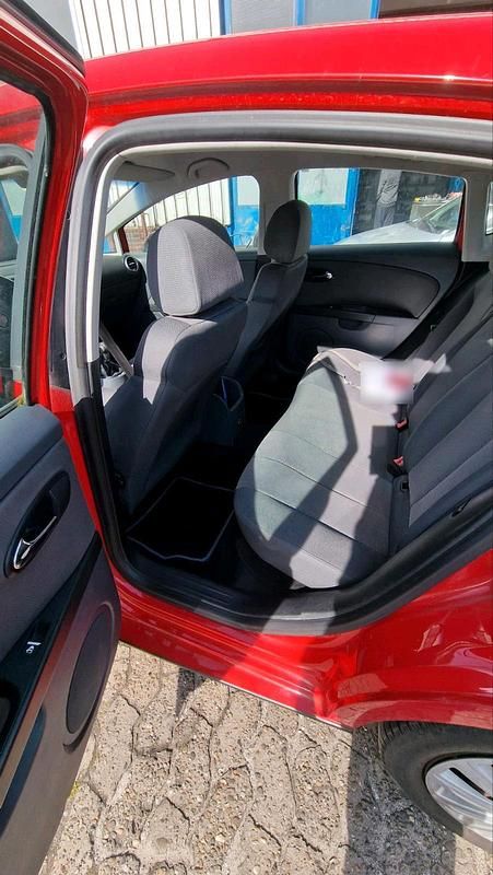 Second-hand Seat Leon 102 CP (75 kW) 2005 Roșu Hatchback