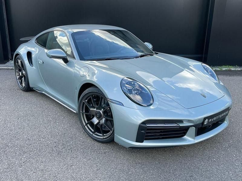 Neu Porsche 911 Turbo S 650 PS (478 kW) 2025 Silber