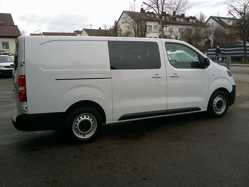 Gebraucht Toyota Proace 144 PS (105 kW) 2024 Weiß Van / Kleinbus