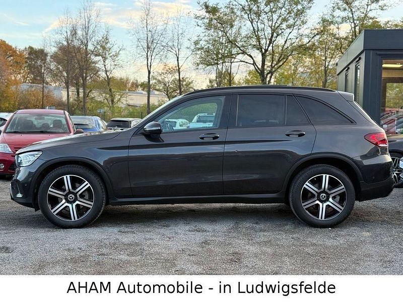 Gebraucht Mercedes GLC220 Night 194 PS (142 kW) 2022 Grau SUV