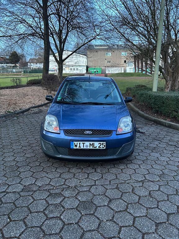 Gebraucht Ford Fiesta 60 PS (44 kW) 2006 Blau Kleinwagen