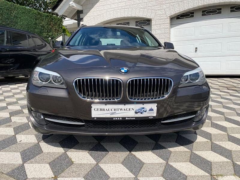 Gebraucht BMW 525 Exclusive 218 PS (160 kW) 2011 Braun Kombi