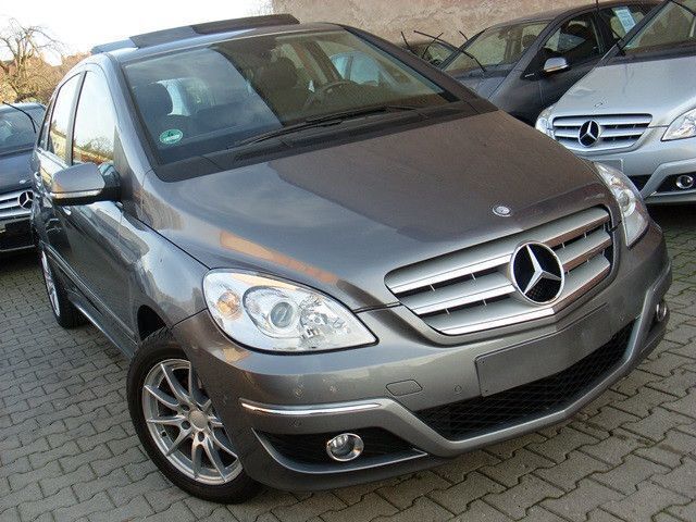 Gebraucht Mercedes B180 116 PS (85 kW) 2011 Grau Van / Kleinbus