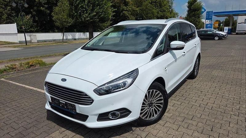 Weiß Gebraucht 2019 Ford S-MAX Titanium Van / Kleinbus | 19.499 € (Superpreis) - Bild 1/4