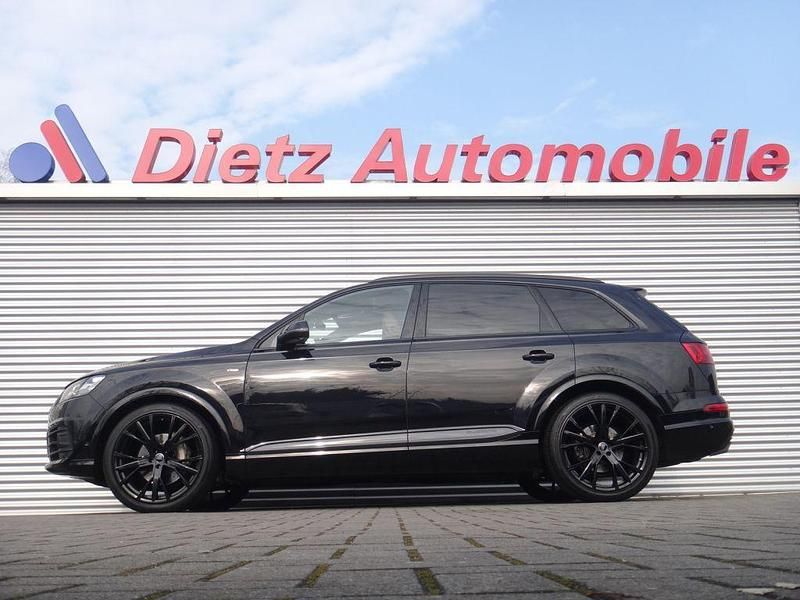 Schwarz (metallic) Gebraucht 2016 Audi SQ7 SUV | 38.999 € - Bild 1/4