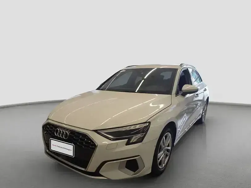 Gebraucht Audi A3 Advanced Plus 116 PS (85 kW) 2024 Weiß Limousine