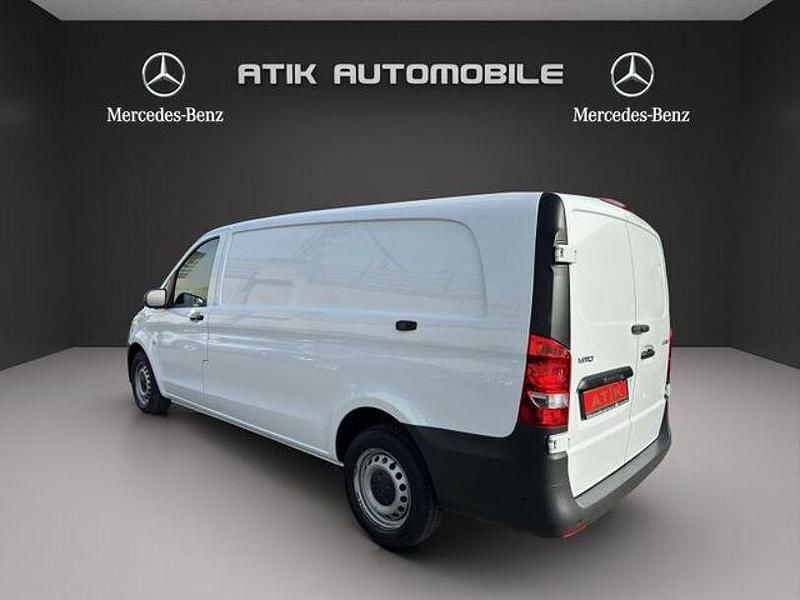 Gebraucht Mercedes Vito 163 PS (119 kW) 2024 Arktikweiss (metallic) Van