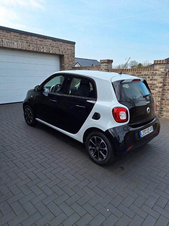 Gebraucht Smart ForFour Passion 71 PS (52 kW) 2014 Schwarz Kleinwagen