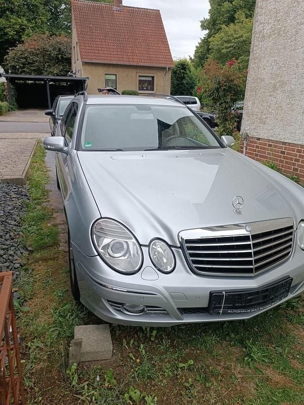 Gebraucht Mercedes E220 170 PS (125 kW) 2009 Silber Kombi