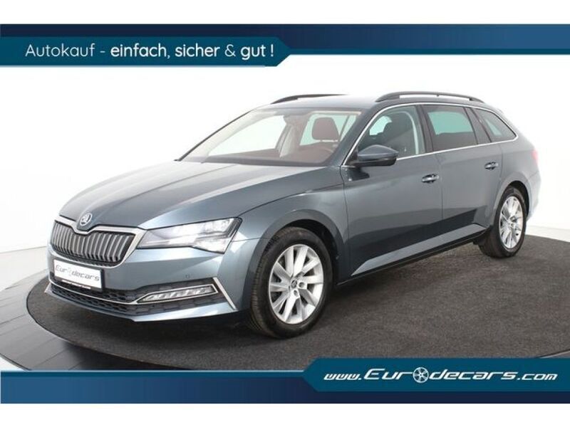 Grau (metallic) Gebraucht 2021 Skoda Superb Kombi | 20.600 € (Guter Preis) - Bild 1/4