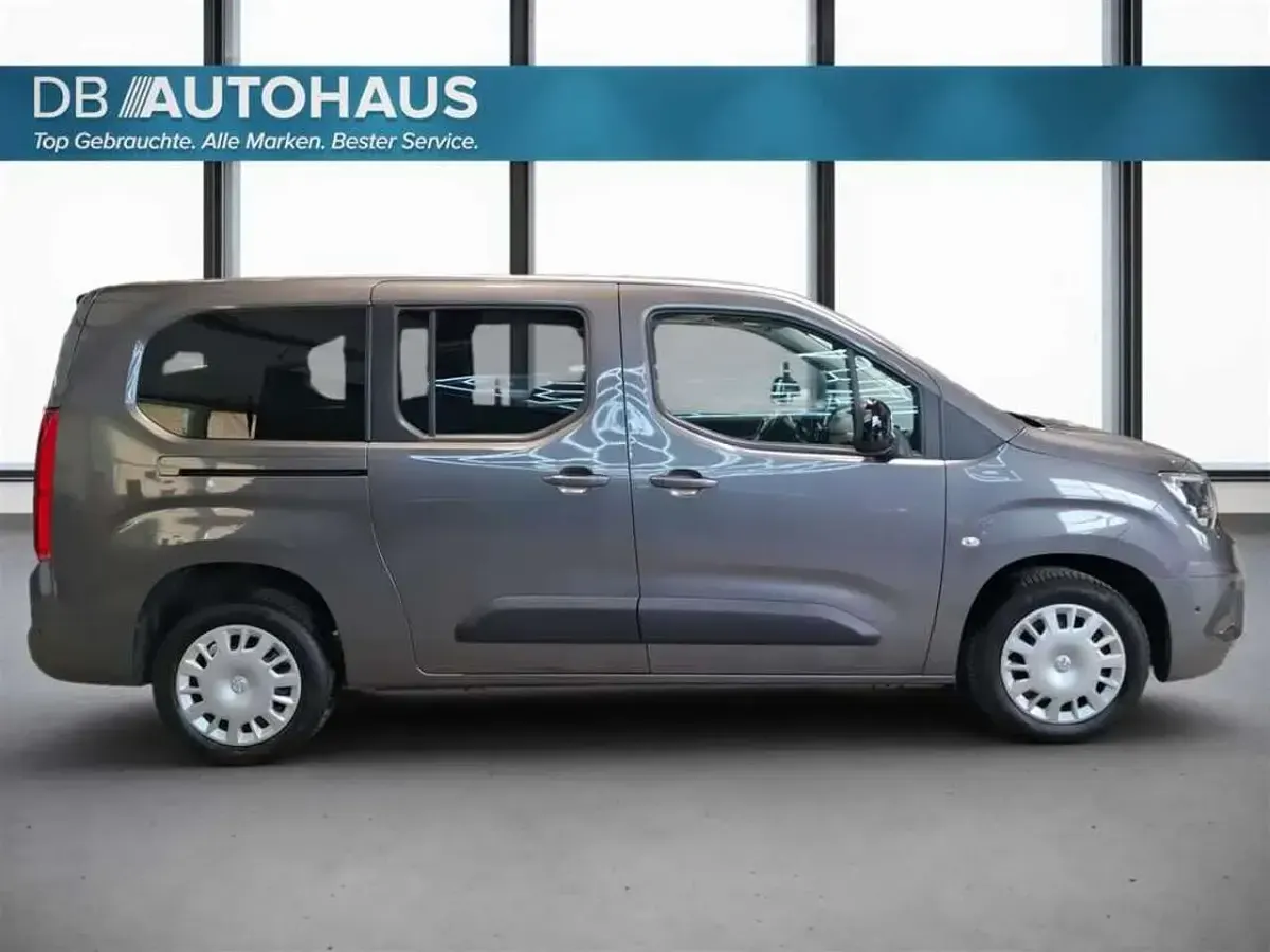 Używany Opel Combo Life Elegance 131 KM (96 kW) 2022 Szary Minivan