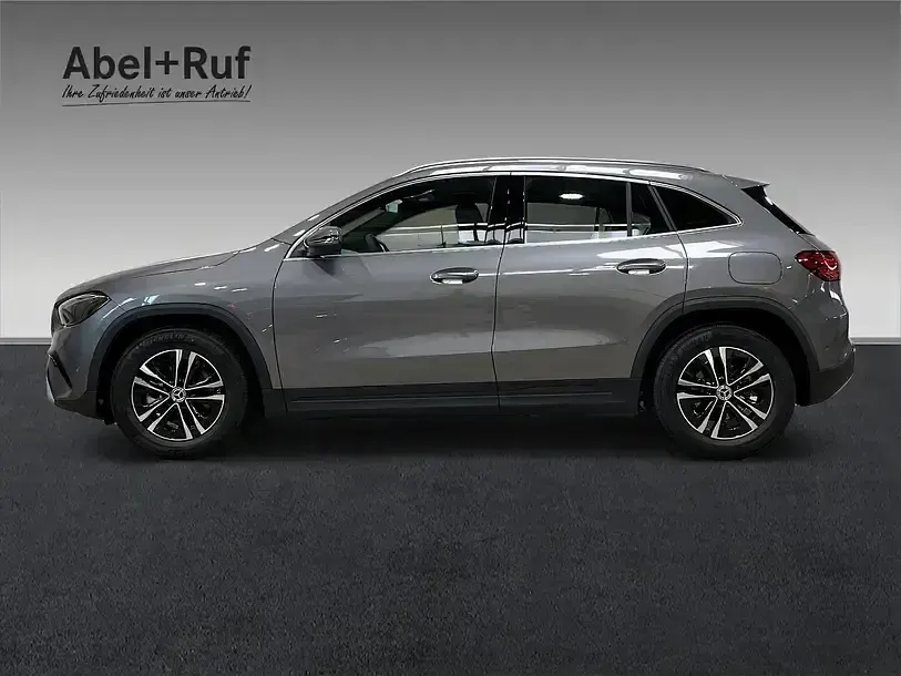 Gebraucht Mercedes GLA200 163 PS (119 kW) 2025 lack mountaingrau SUV