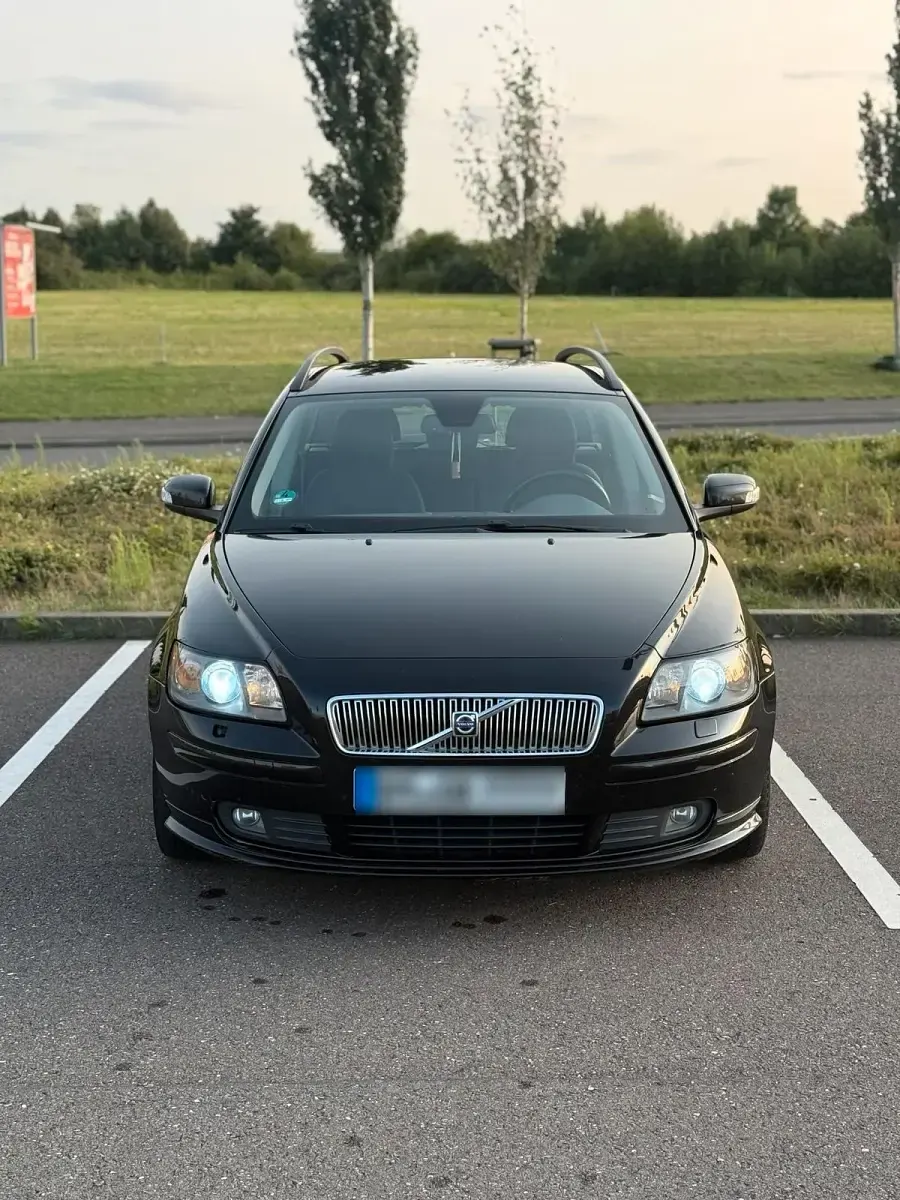 Usado Volvo V50 220 CV (161 kW) 2007 Negro Familiar