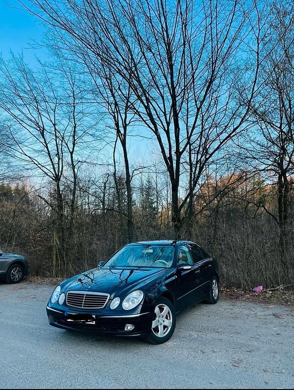 Gebraucht Mercedes E240 Avantgarde 177 PS (130 kW) 2004 Limousine