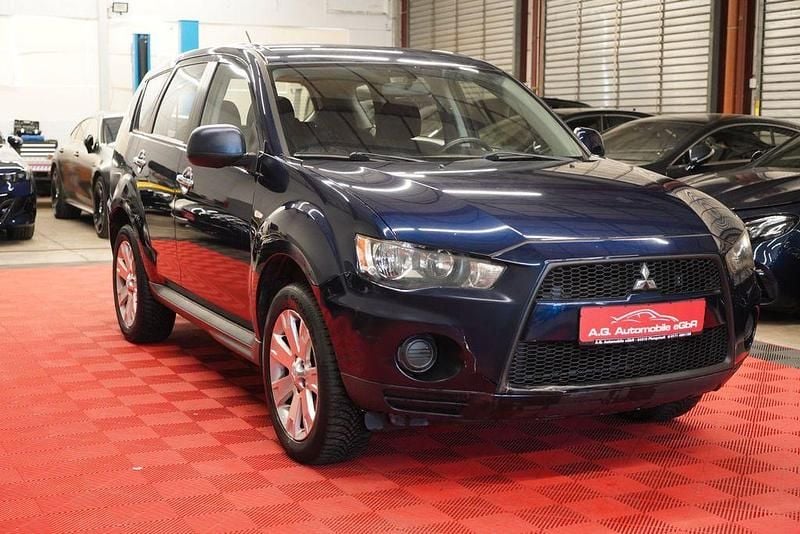 Begagnad Mitsubishi Outlander 147 HK (108 kW) 2011 Blå SUV