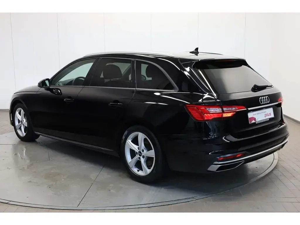 Gebraucht Audi A4 Advanced 204 PS (150 kW) 2023 Brillantschwarz Kombi