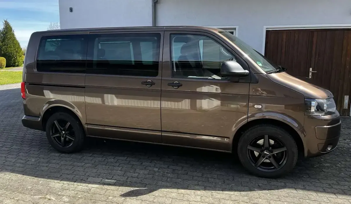 Gebraucht VW T5 Startline 140 PS (102 kW) 2010 Braun Van