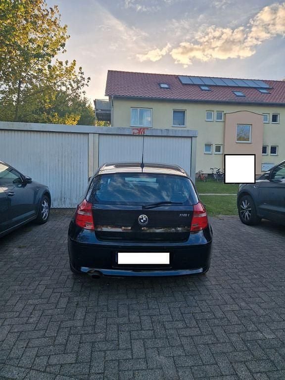 Usata BMW 116 122 CV (89 kW) 2010 Nero Utilitaria
