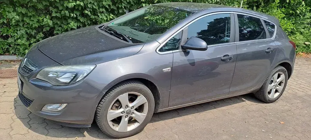 Gebraucht Opel Astra 165 PS (121 kW) 2012 Grau Limousine