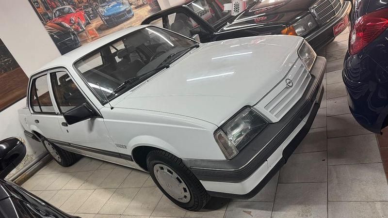 Gebraucht Opel Ascona 75 PS (55 kW) 1988 Weiß Limousine