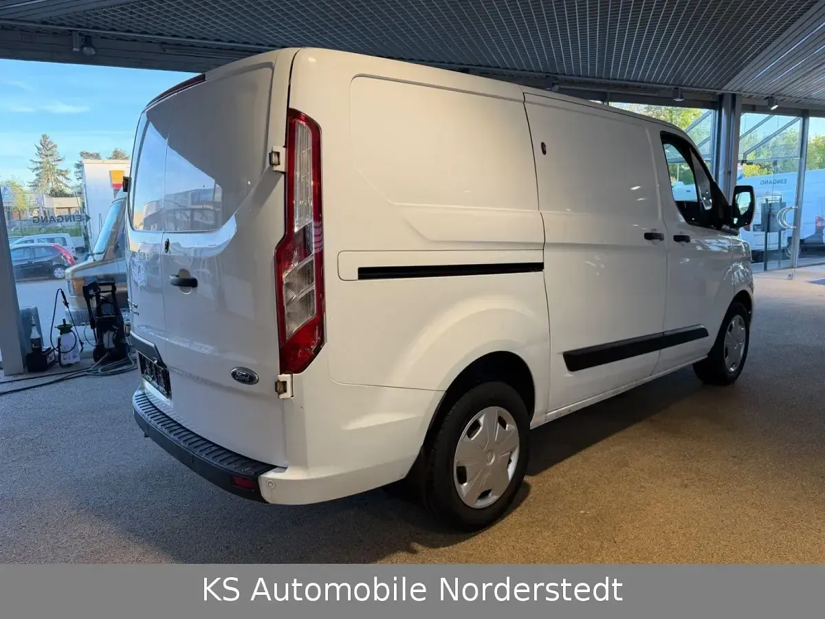 Gebraucht Ford Transit Custom Trend 131 PS (96 kW) 2020 Weiß Van / Kleinbus
