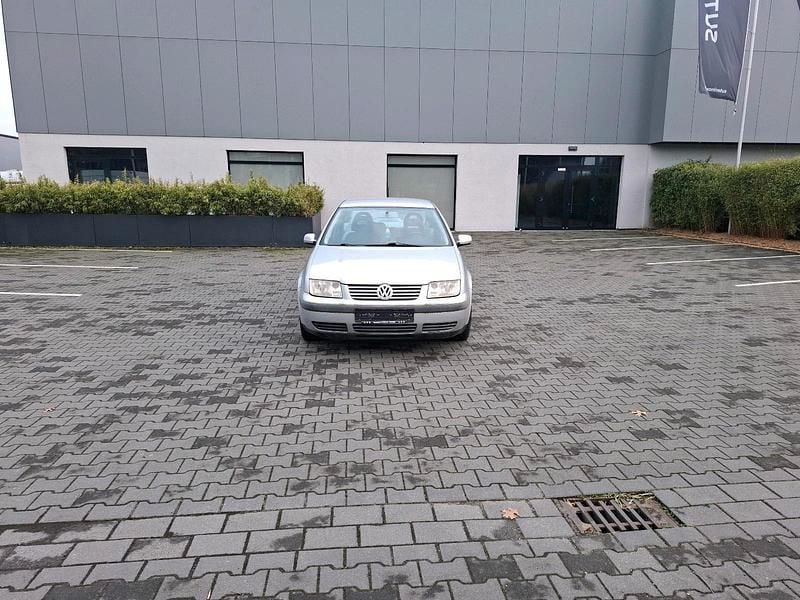 Gebraucht VW Bora 90 PS (66 kW) 2000 Silber Limousine
