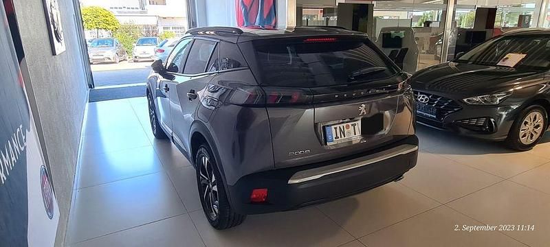 Grau Gebraucht 2022 Peugeot 2008 Allure SUV | 17.500 € (Superpreis) - Bild 1/4