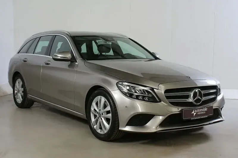 Gebraucht Mercedes C200 Avantgarde 197 PS (144 kW) 2019 Mojave silver met. Kombi