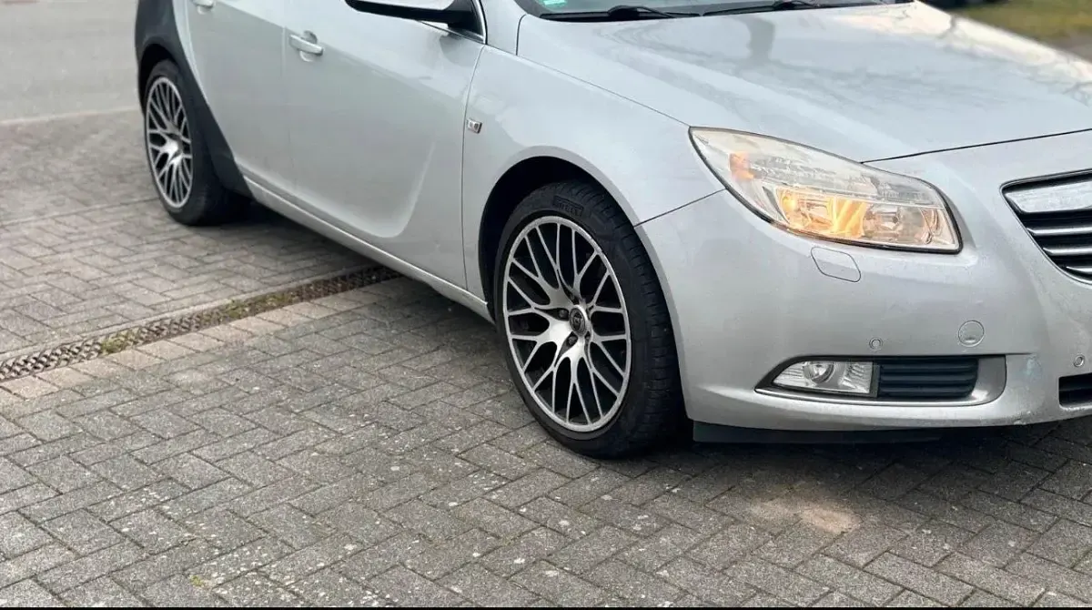 Gebraucht Opel Insignia 150 PS (110 kW) 2010 Silber Kombi