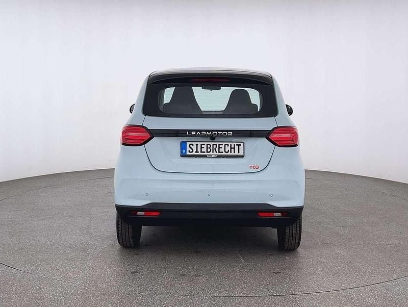Neu Leapmotor T03 69 kW (95 PS) 2025 Blau Kleinwagen