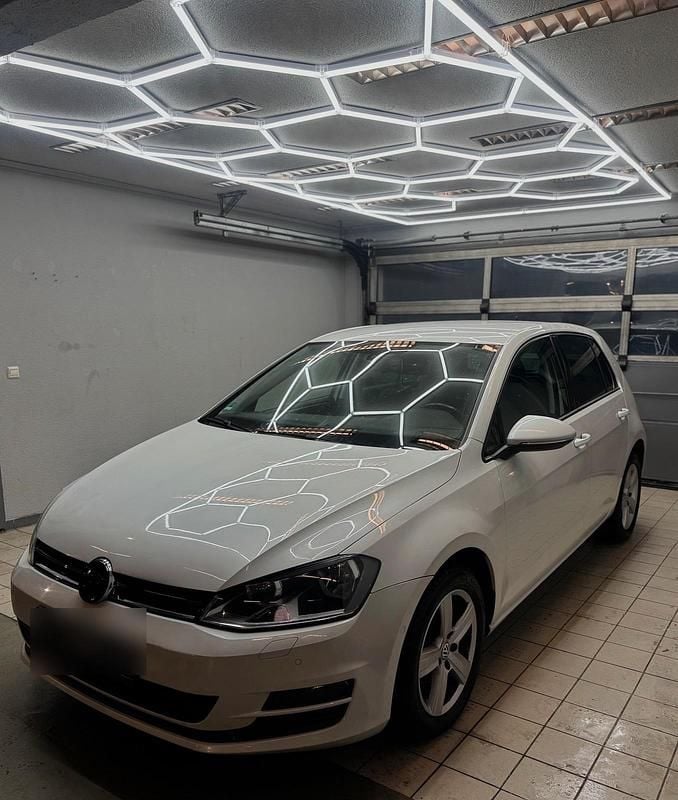 Gebraucht VW Golf VII 105 PS (77 kW) 2013 Weiß Kleinwagen