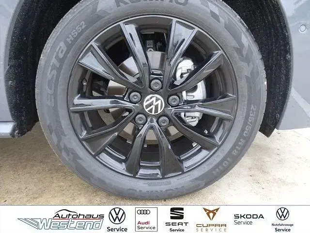 Gebraucht VW T7 Life 150 PS (110 kW) 2025 Pure grey (grau) Van