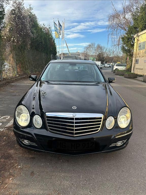 Schwarz Gebraucht 2007 Mercedes E200 Avantgarde Limousine | 10.000 € (Etwas zu teuer) - Bild 1/4