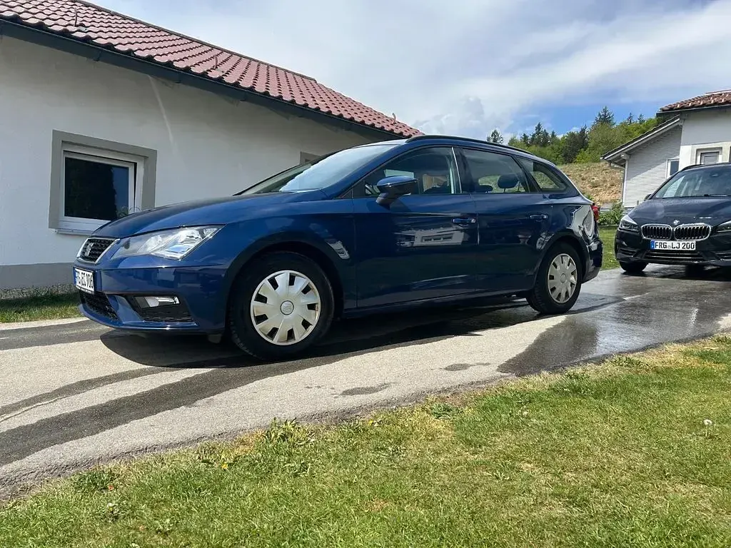 Używany Seat Leon ST Reference 110 KM (80 kW) 2017 Niebieski Kombi