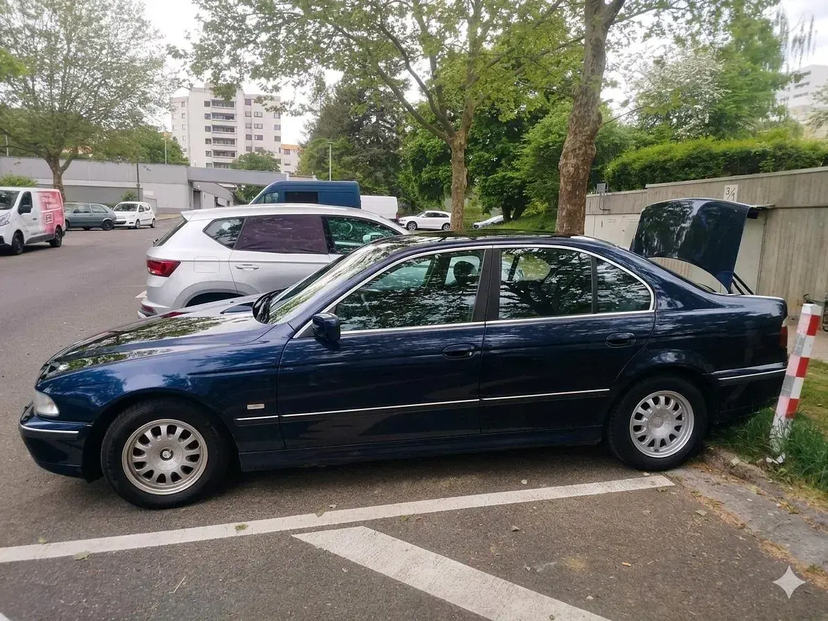 Gebraucht BMW 523 170 PS (125 kW) 2000 Violet Limousine