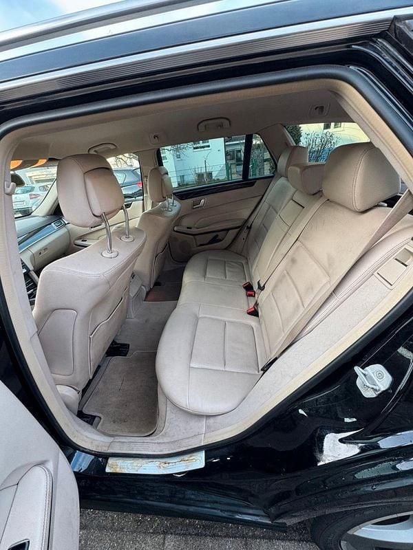 Gebraucht Mercedes E220 170 PS (125 kW) 2013 Schwarz Kombi