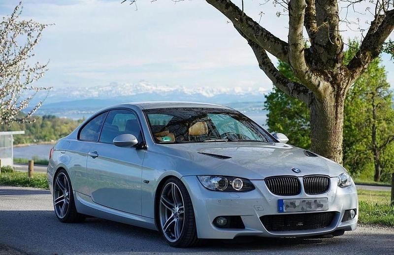 Silber Gebraucht 2007 BMW 335 Shadowline Coupé | 25.500 € (Etwas zu teuer) - Bild 1/4