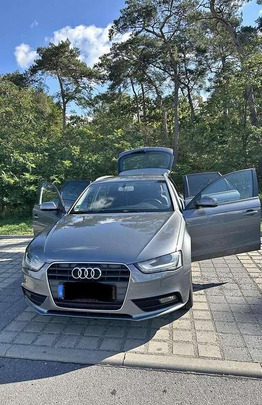 Grau Gebraucht 2013 Audi A4 Kombi | 7.900 € (Fairer Preis) - Bild 1/4