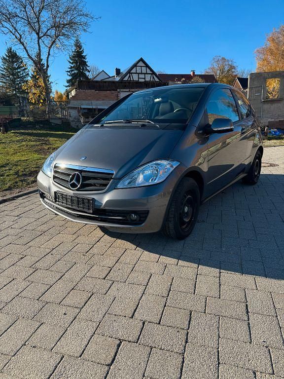 Grau Gebraucht 2009 Mercedes A170 Kleinwagen | 4.999 € (Fairer Preis) - Bild 1/4