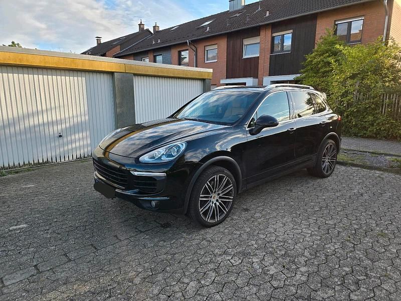 Schwarz Gebraucht 2014 Porsche Cayenne SUV | 29.500 € (Etwas zu teuer) - Bild 1/4