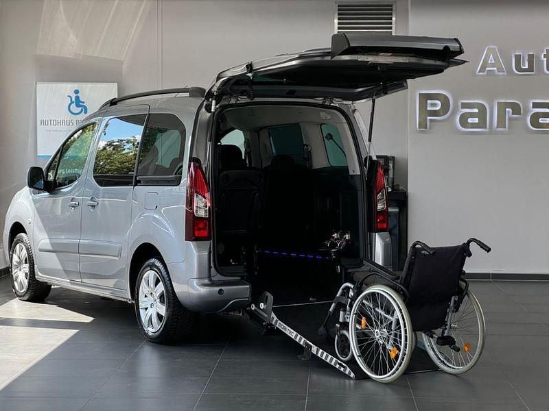 Grau Gebraucht 2018 Peugeot Partner Tepee Allure Van / Kleinbus | 26.950 € - Bild 1/4