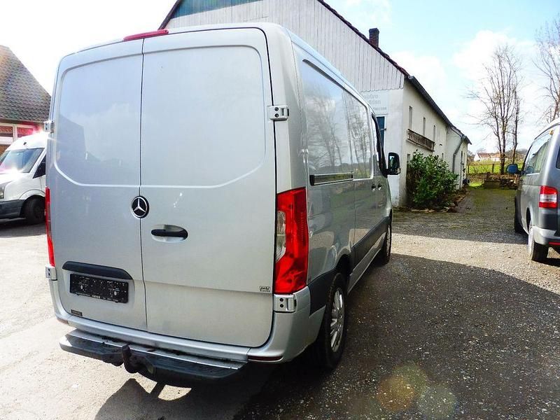 Gebraucht Mercedes Sprinter 143 PS (105 kW) 2019 Grau Van