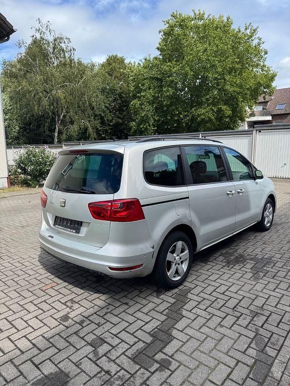 Silber Gebraucht 2014 Seat Alhambra Ecomotive Van / Kleinbus | 11.000 € (Fairer Preis) - Bild 1/4