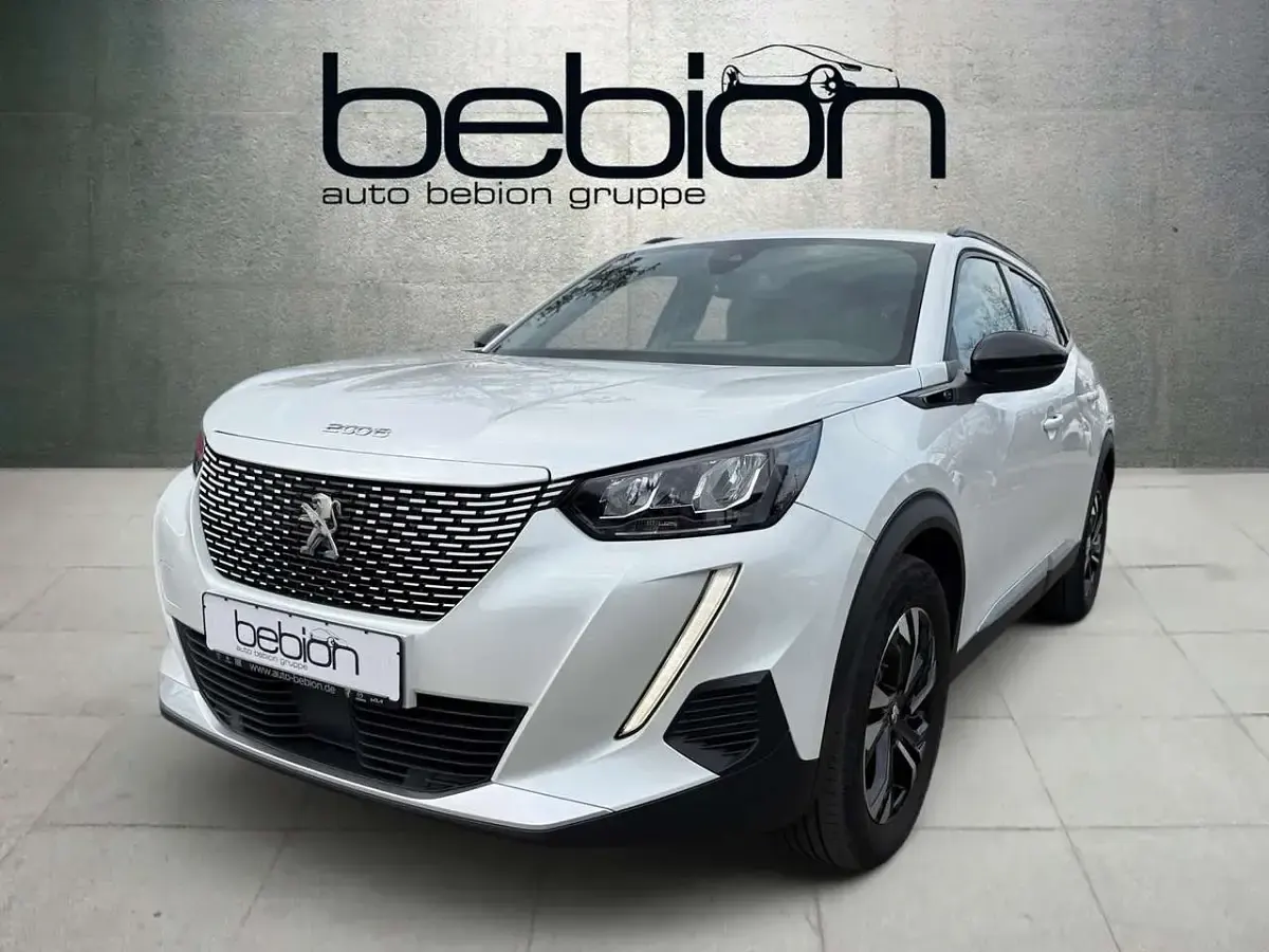 Gebraucht Peugeot e-2008 Allure 100 kW (136 PS) 2023 SUV