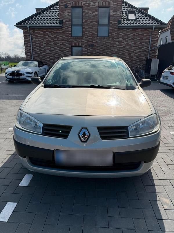 Gebraucht Renault Mégane II 98 PS (72 kW) 2003 Silber Limousine