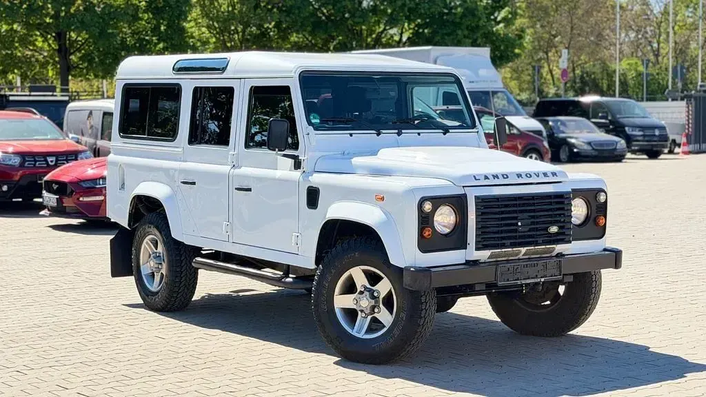 Gebraucht Land Rover Defender 122 PS (89 kW) 2012 Weiß Kombi