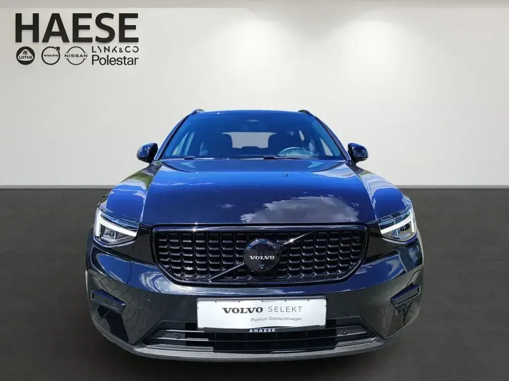 Gebraucht Volvo XC40 Plus 197 PS (144 kW) 2025 Onyx black / metallic SUV