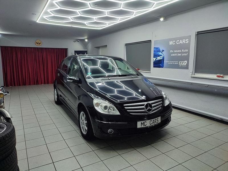 Schwarz Gebraucht 2006 Mercedes B170 Van / Kleinbus | 3.399 € (Fairer Preis) - Bild 1/4